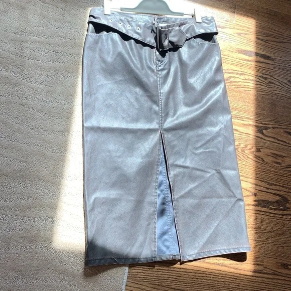 H&M Distressed-look Skirt with‎ Belt - Picture 14 of 14